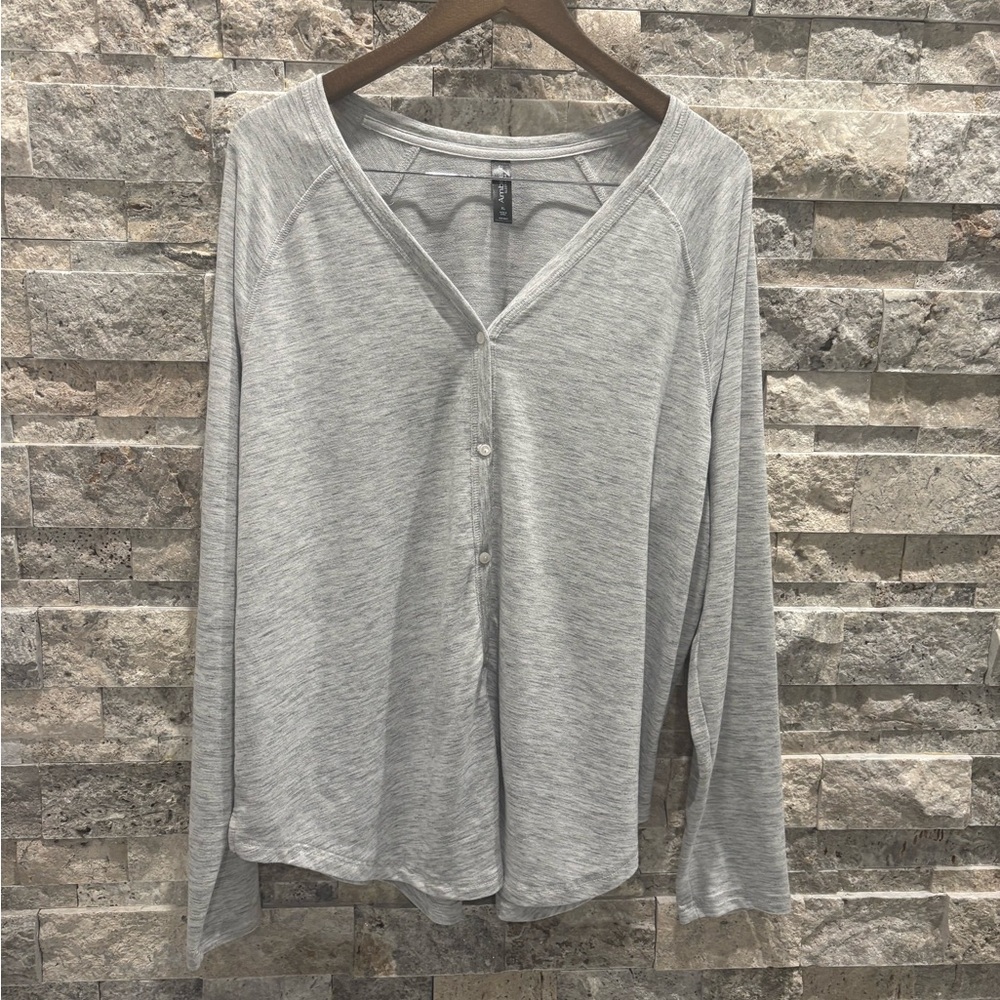 Ambrielle Light Gray Button-Down Women's Top size XL pajamas